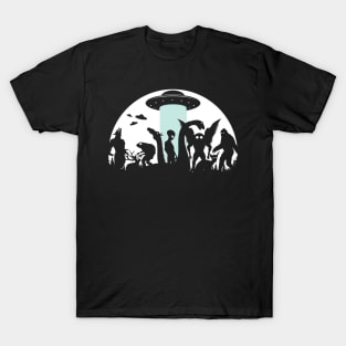 Bigfoot Ufo  Mothman And Cryptid T-Shirt